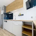 Mobil-home Confort 4 Pers, A 200m Plage, Terrasse, Piscine Chauffee, Parking, Wi-fi Gratuit - Fr-1-361a-83