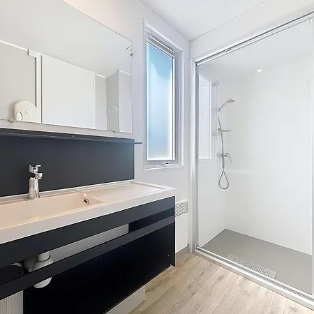 Mobil-home Confort 4 Pers, A 200m Plage, Terrasse, Piscine Chauffee, Parking, Wi-fi Gratuit - Fr-1-361a-83 * Jullouville-les-Pins