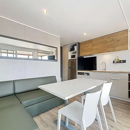 Mobil-home Confort 4 Pers, A 200m Plage, Terrasse, Piscine Chauffee, Parking, Wi-fi Gratuit - Fr-1-361a-83 * Jullouville-les-Pins